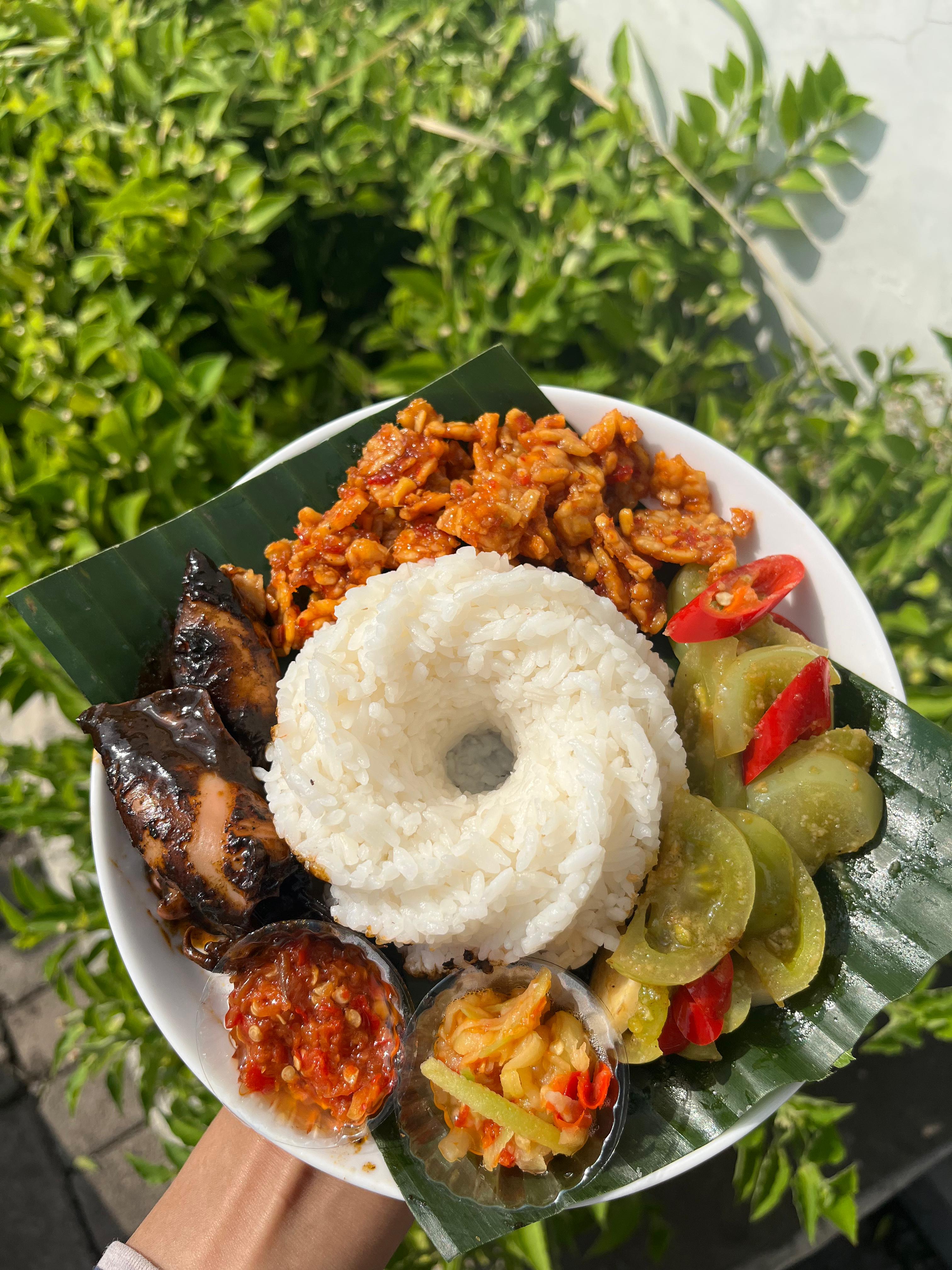 Nasi cumi hitam