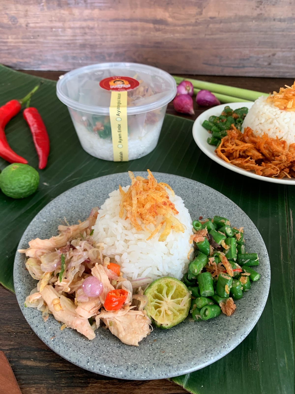 Nasi Jinggo - Ayam Nyaman (ayam matah)